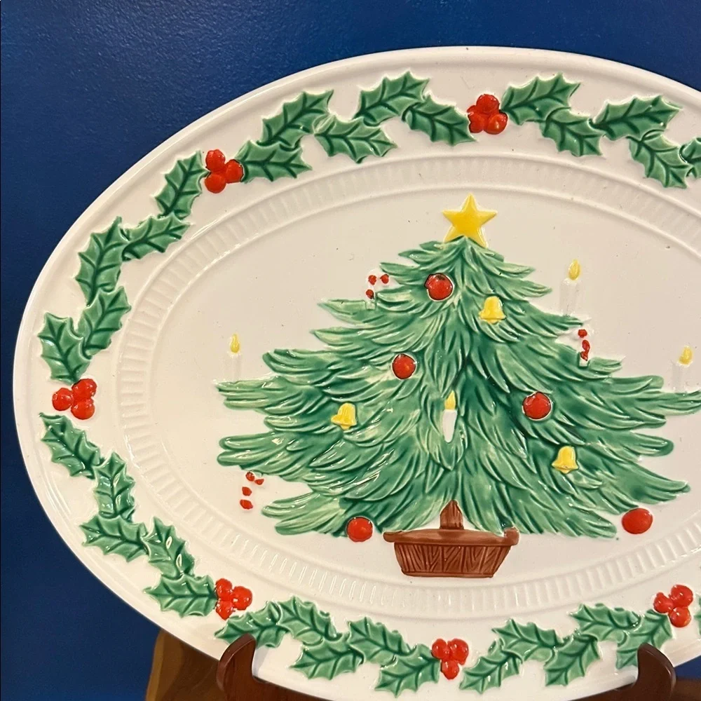 Vintage Japanese Ceramic Christmas Tree Platter with Holly Design 18” x 14” - Picture 2 of 6